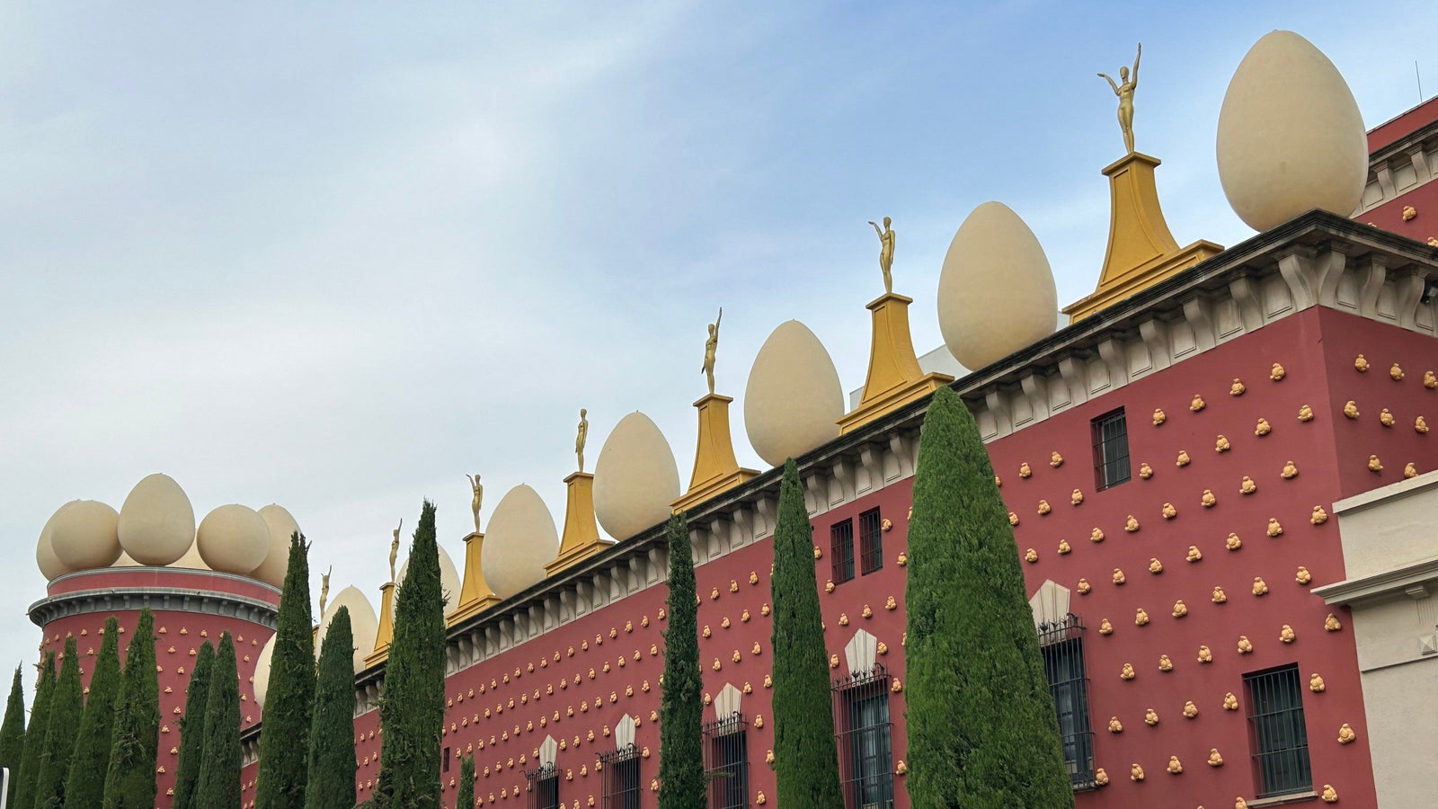 Figueres et le Théâtre-Musée Dalí sur la Costa Brava en Espagne
