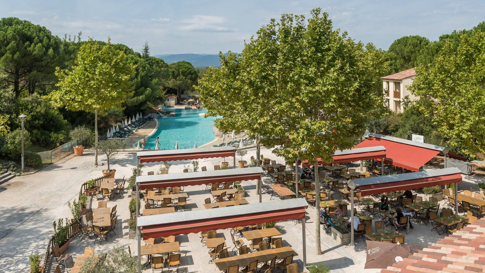 Votre piscine à Grospierres