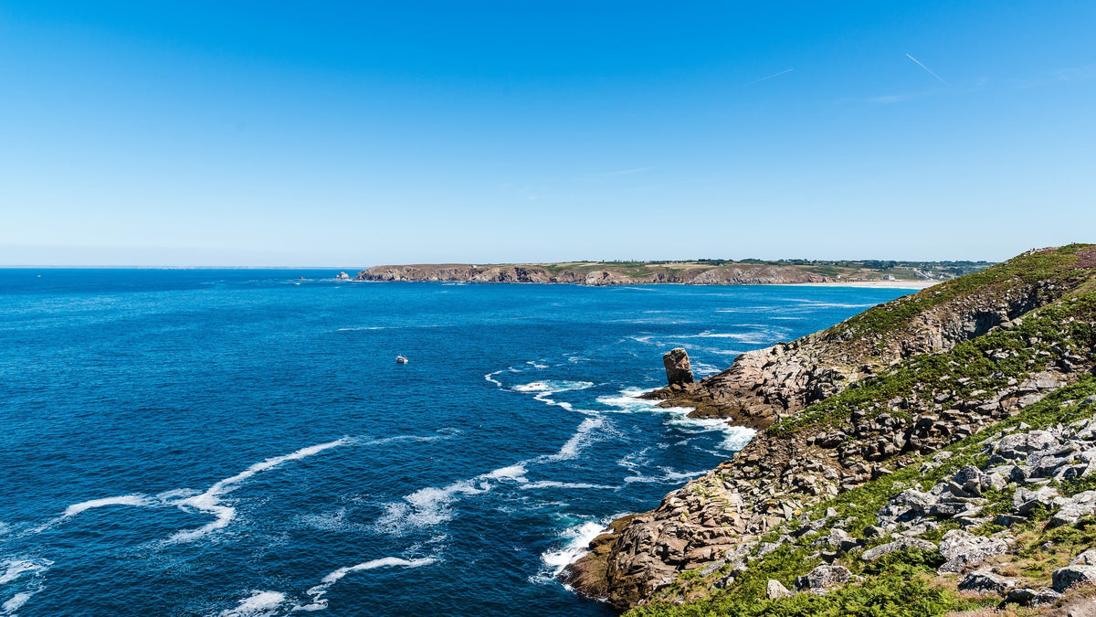 Magnifique vue depuis la côte bretonne dans le Finistère