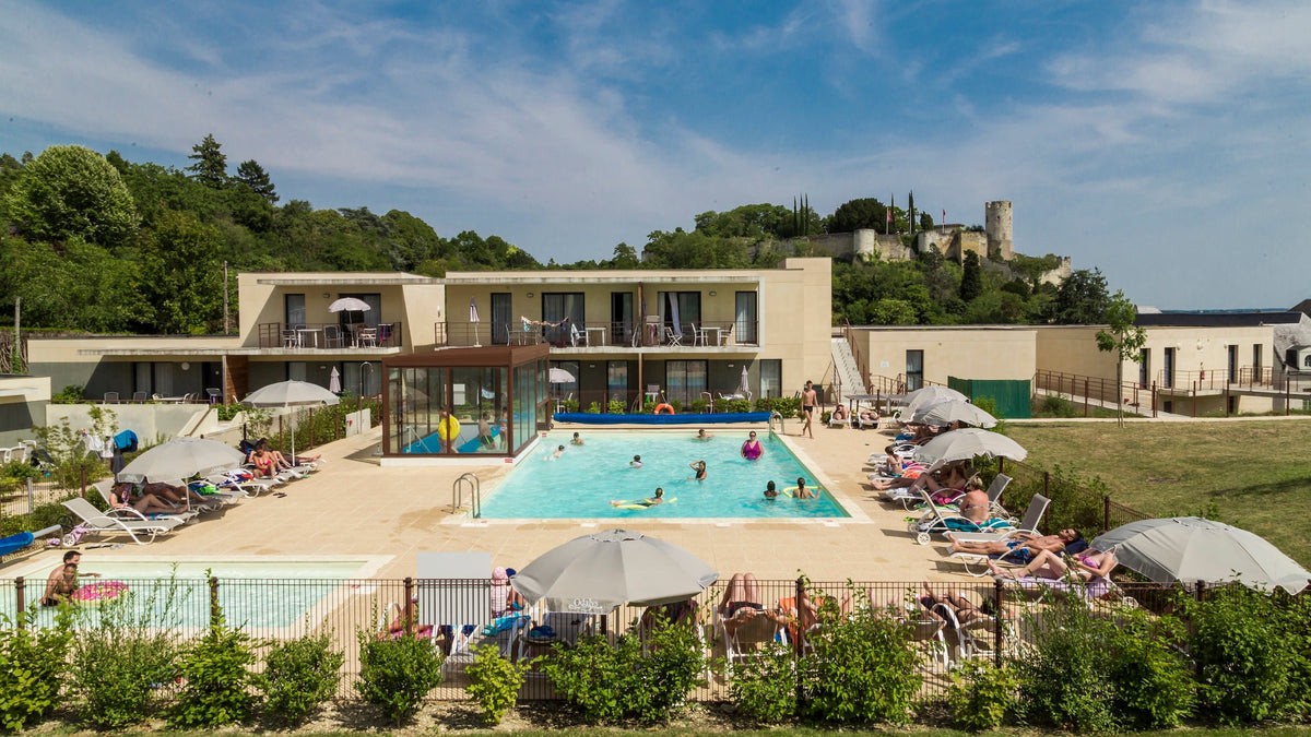 Piscine lors de votre séjour à Chinon en Touraine
