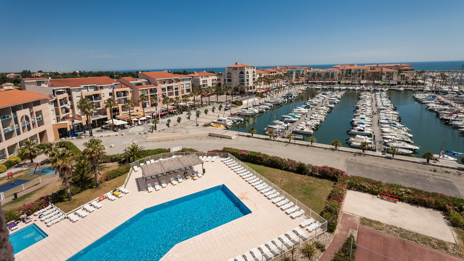 Votre piscine et le port à Argelès