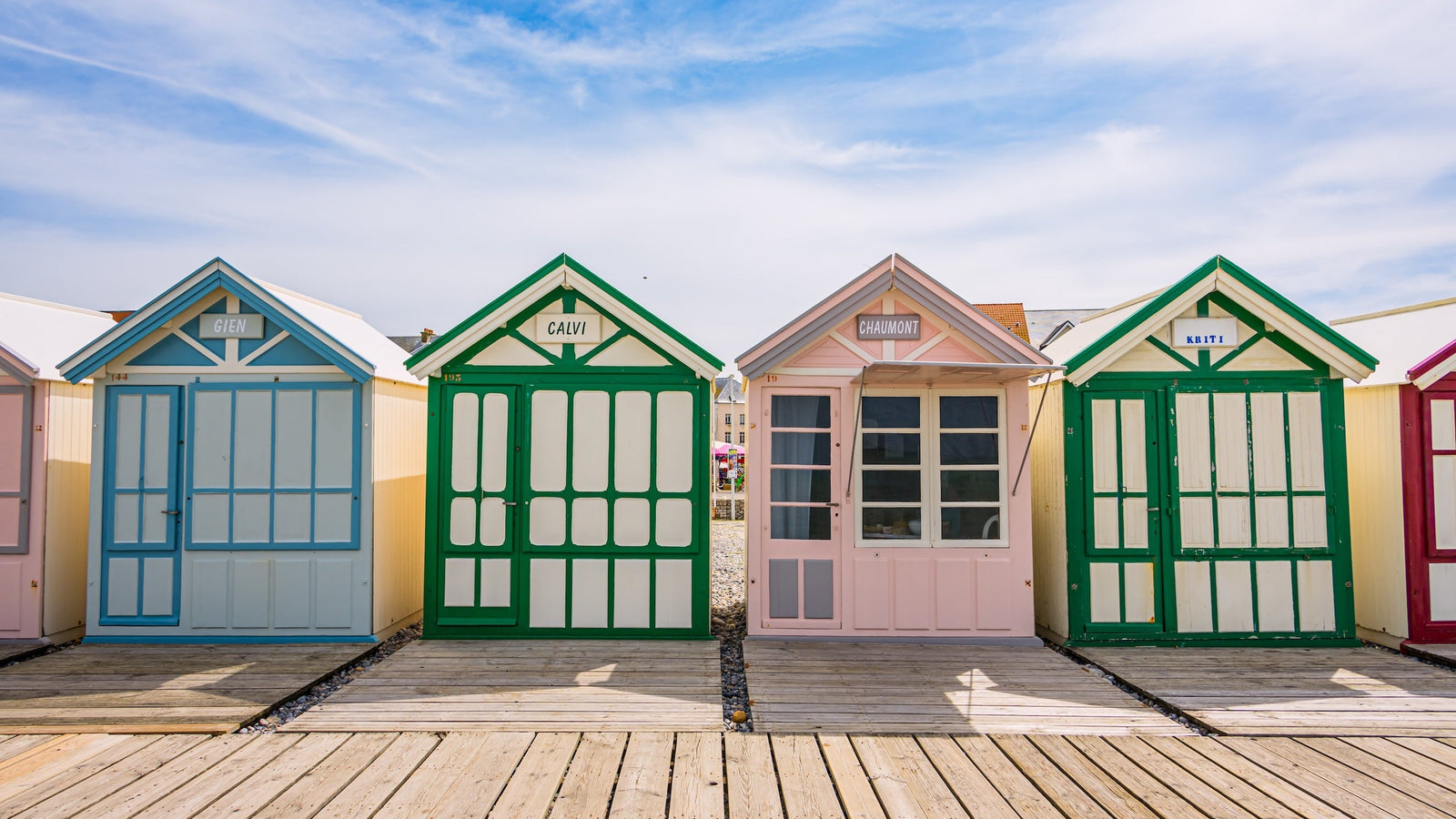 Cabines colorées à Cayeux-sur-Mer dans la Baie de Somme
