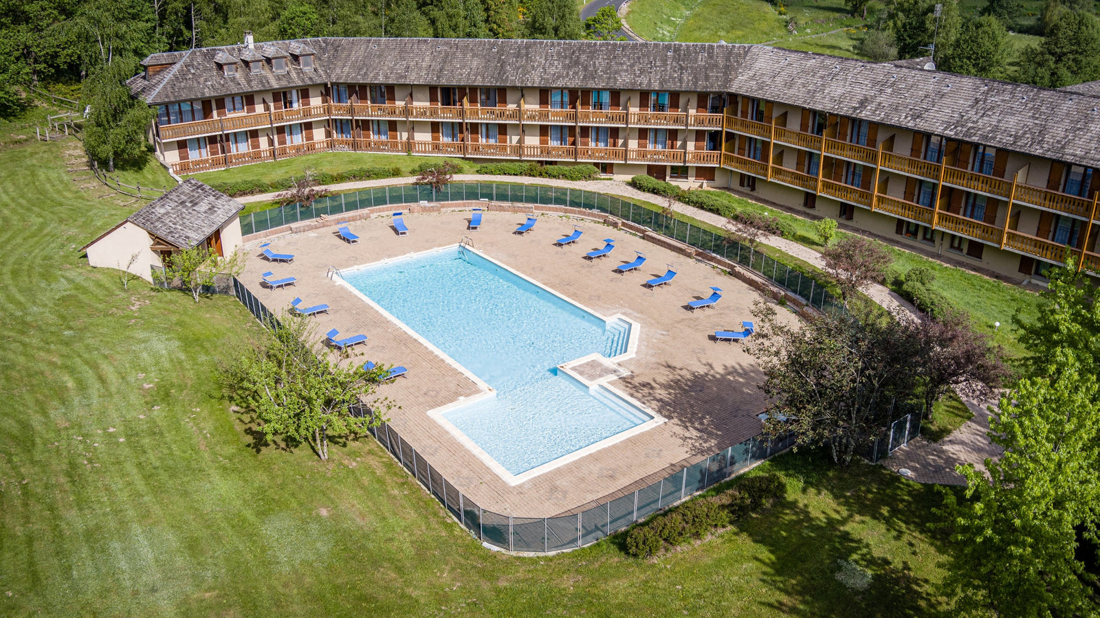 Votre piscine à Fournels