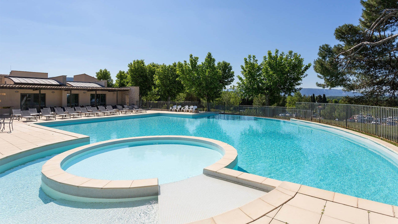 Votre piscine à Saumane-de-Vaucluse