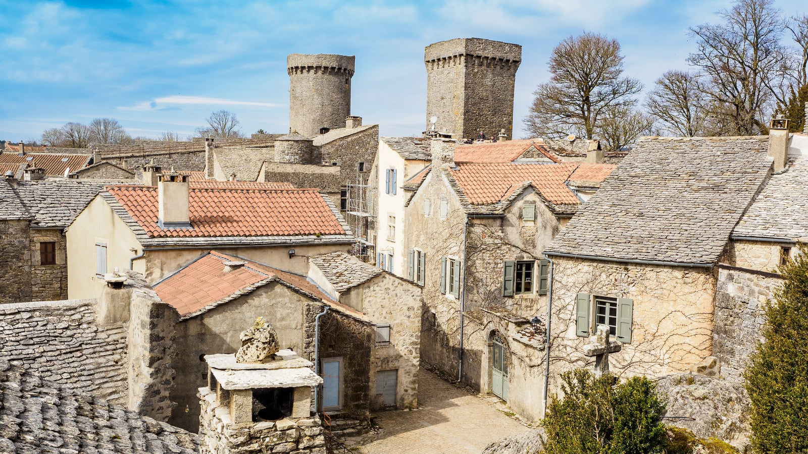Le village médiéval La Couvertoirade en Aveyron