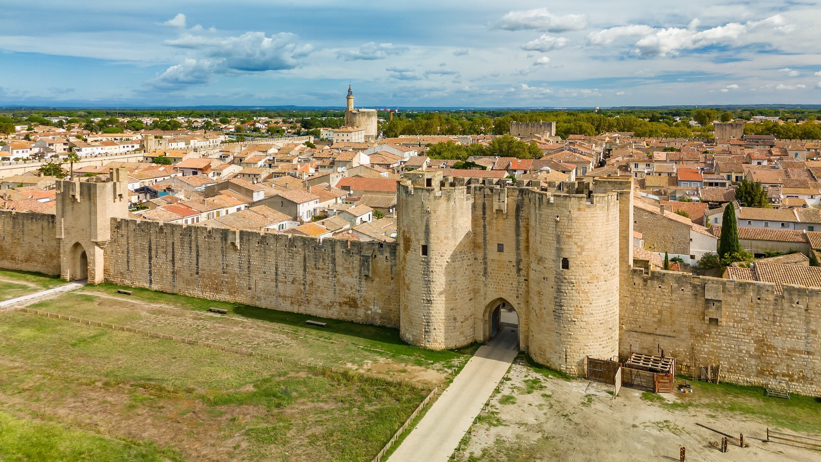 Les remparts d'Aigues Mortes en Camargue