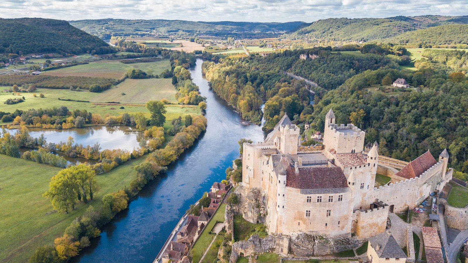 Beynac-et-Cazenac et son château en Dordogne