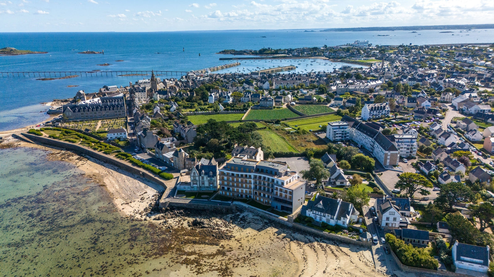 Vue aérienne sur la cité de Roscoff