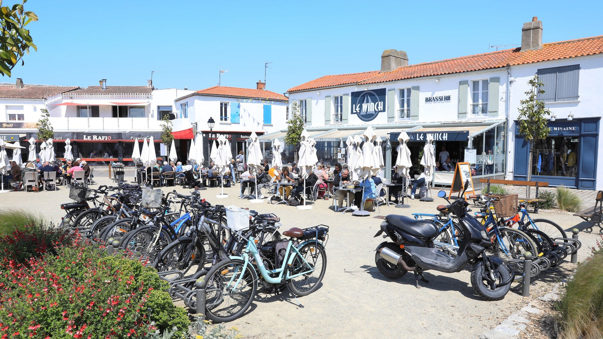 Place animée à Noirmoutier en Vendée