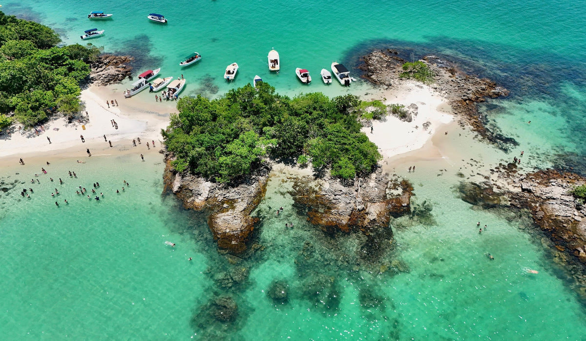 Plage vers Paraty au Brésil
