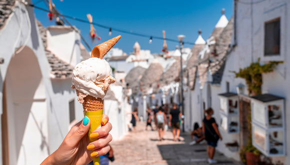 Glace italienne à Alberobello dans les Pouilles en Italie