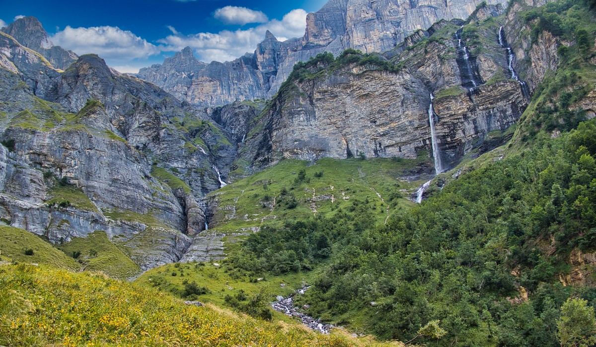 Le Cirque du Fer-à-Cheval dans les Alpes